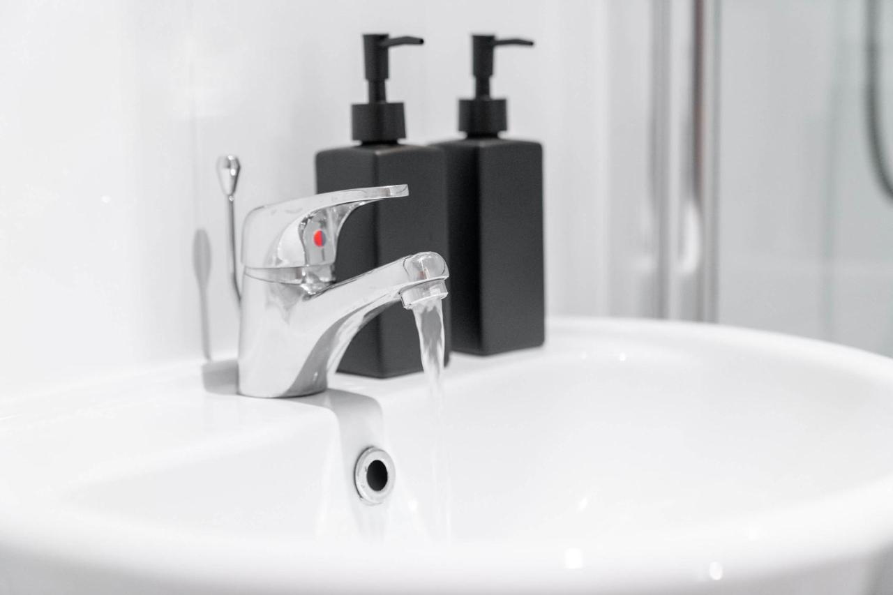 Beautiful Birmingham Central Spacious Apartment-Free Parking, Wifi, Contractors, Hs2, Bullring, Birmingham City Fc Dış mekan fotoğraf